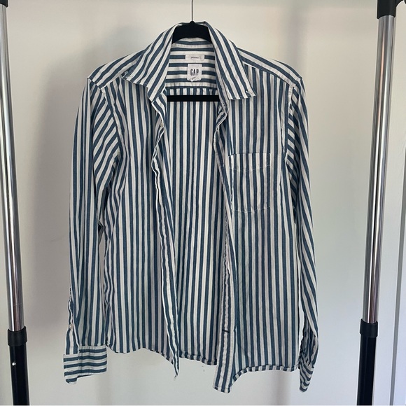 Gap striped button down - Picture 1 of 3